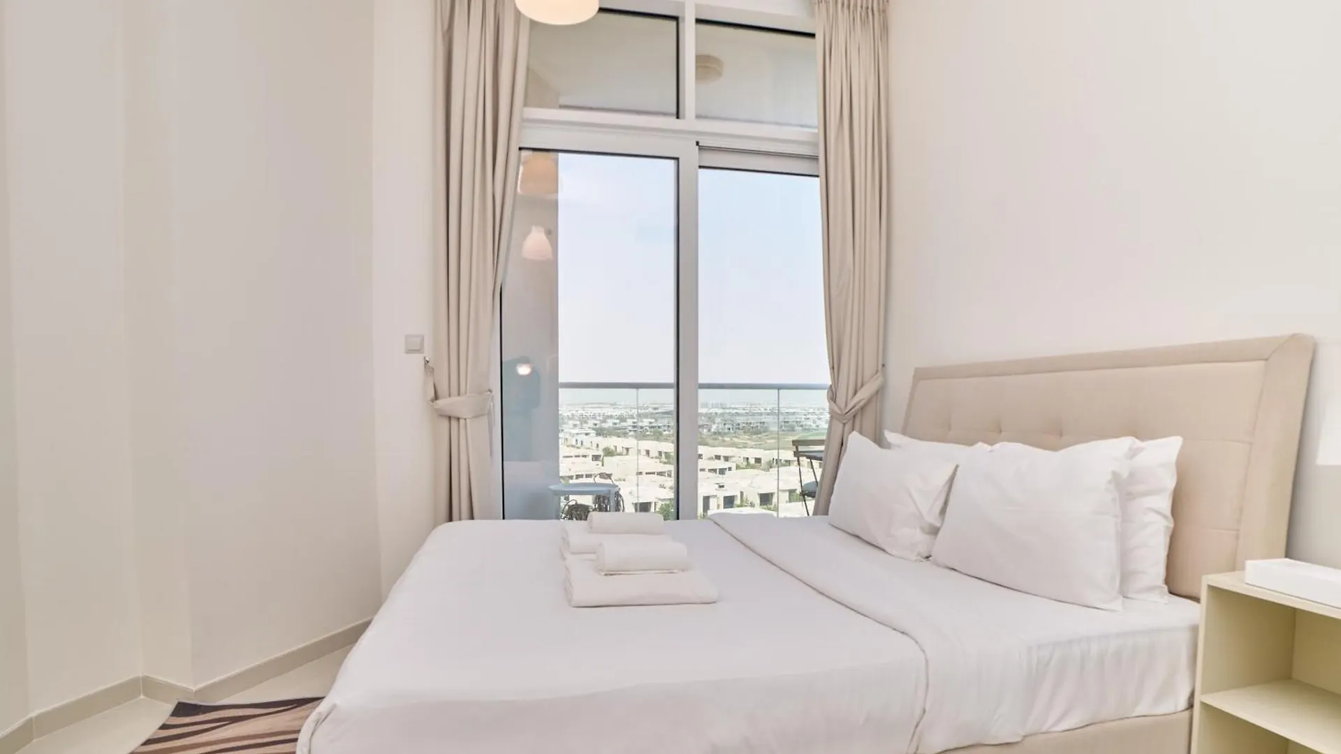 Peaceful 1Br In Damac Hills Dubai By Gp Holiday Homes United Arab Emirates